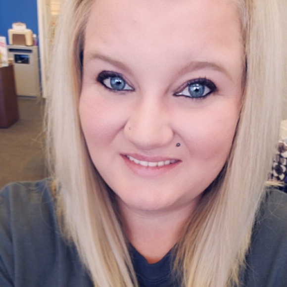 Meet your Posher, Brandi - Picture 3 of 4